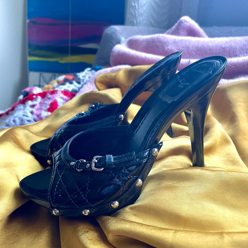 Dior Black Stiletto Heels with Quilted Texture - Picture 7 of 10